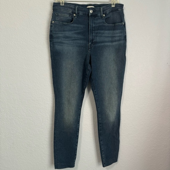 Good American Women’s Slim Fit High Rise Raw Hem Jeans - Picture 1 of 8